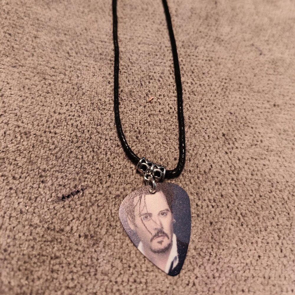 JOHNNY DEPP GUITAR PICK NECKLACE - EARRINGS SET